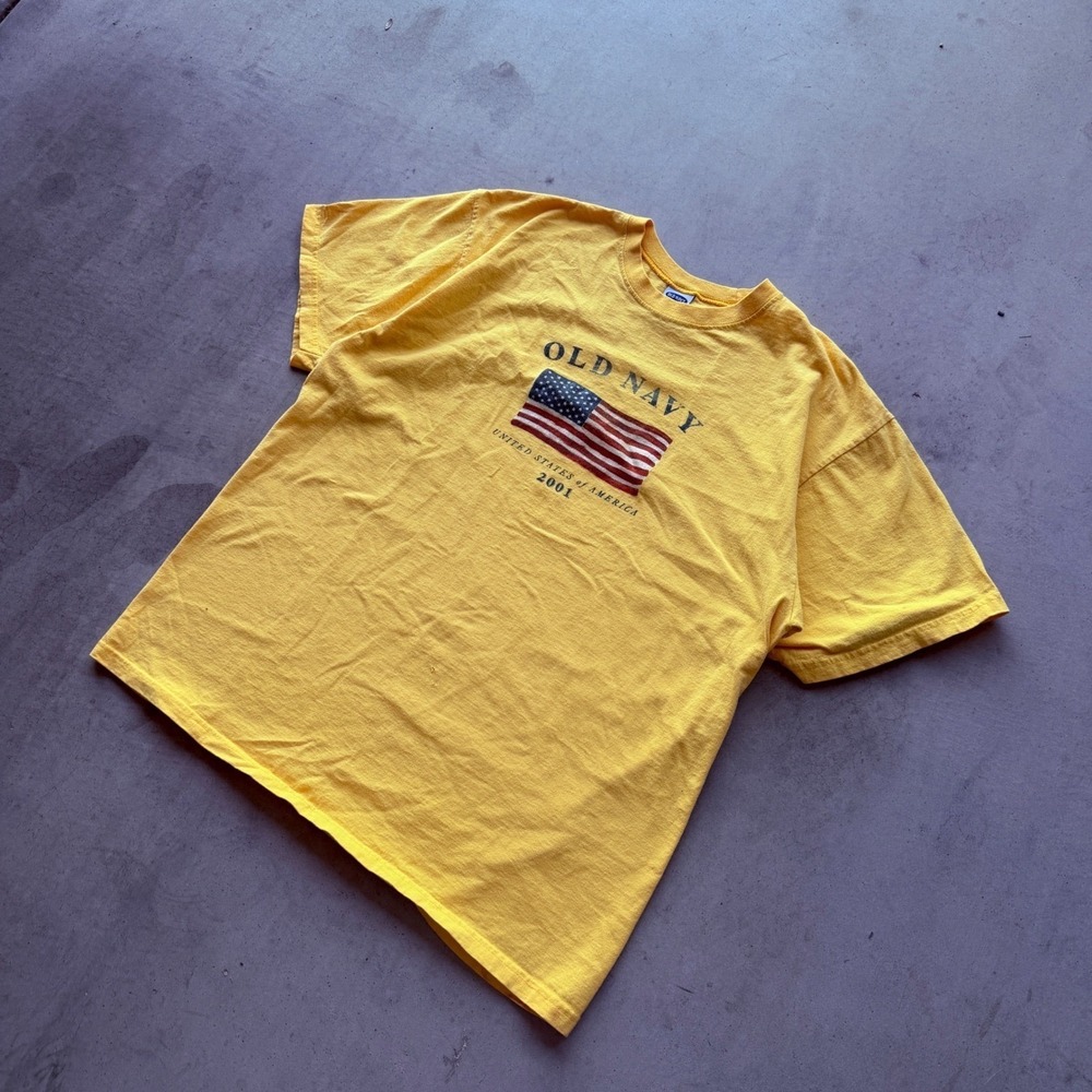 Old Navy T-Shirt Mens XXL Yellow Good 2001 USA Flag Graphic Tee - Picture 10 of 11